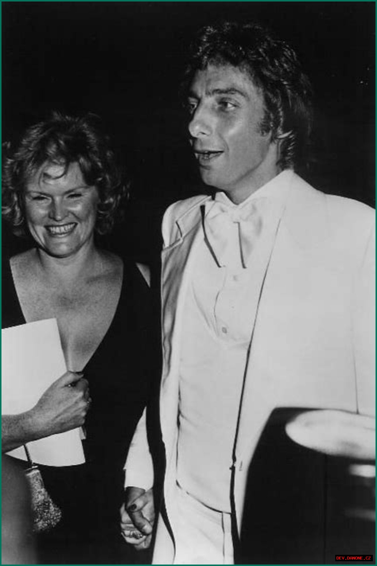 Unveiling The Romantic Life Of Barry Manilow: A Look At His Girlfriends